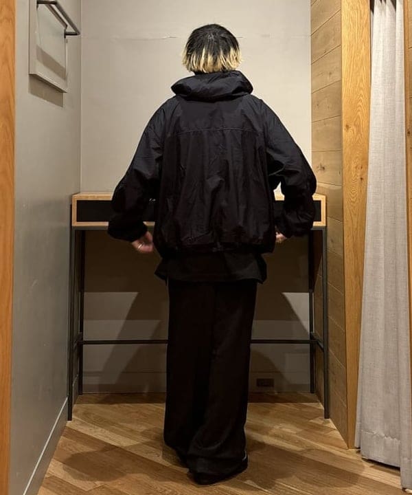 三宅 康平さんの「BEAMS WOMEN｜2プリーツ ワイド スラックス」を使ったコーディネート