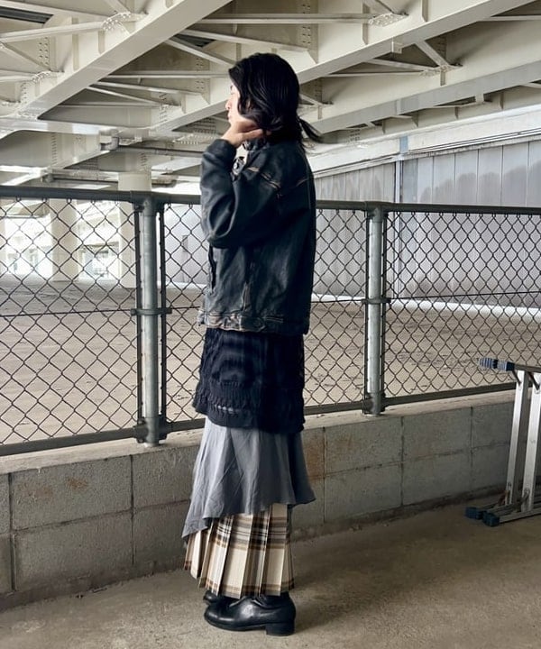 翔さんの「BEAMS WOMEN｜ユーズド加工 レザージップブルゾン」を使ったコーディネート