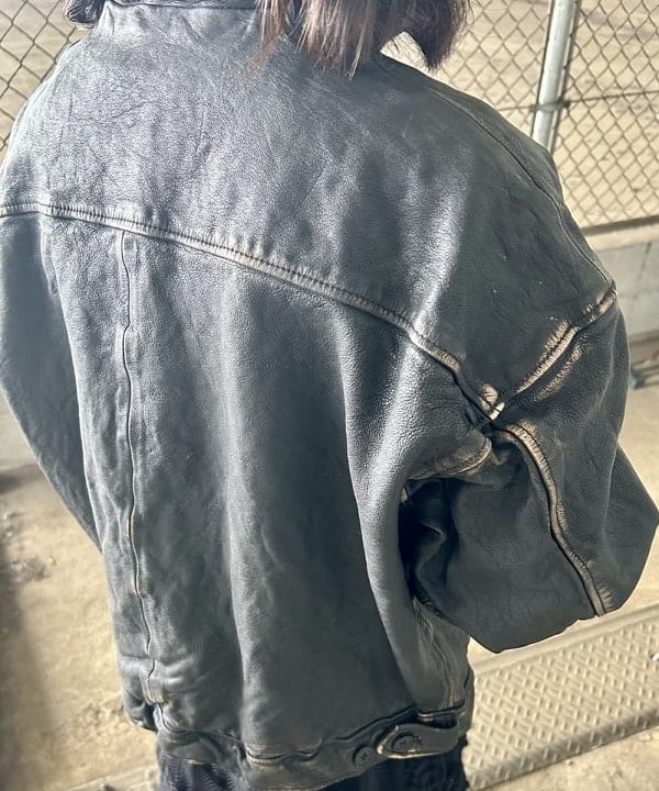 翔さんの「BEAMS WOMEN｜ユーズド加工 レザージップブルゾン」を使ったコーディネート