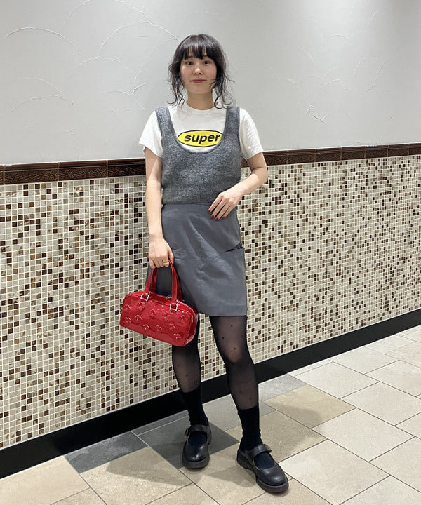渡邊 舞さんの「カット アウト ミニスカート」を使ったコーディネート