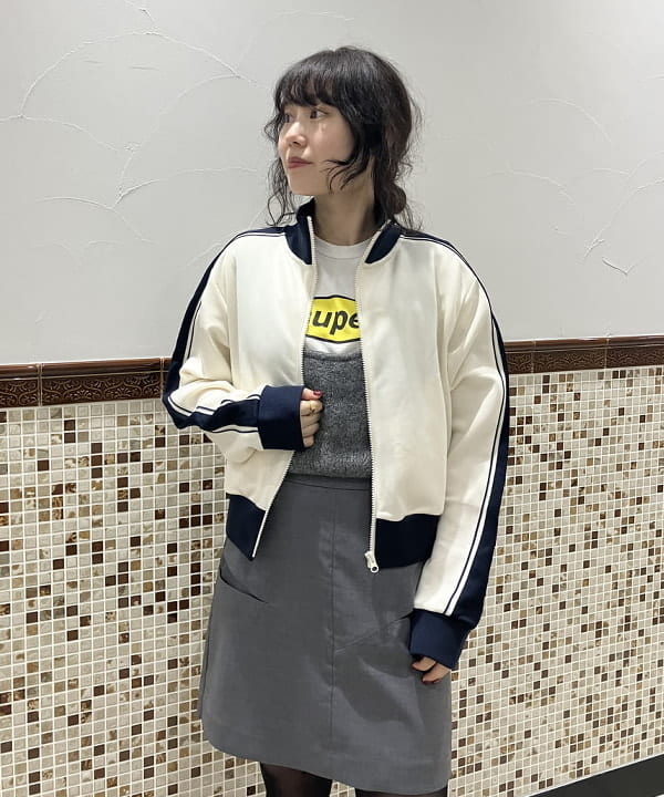 渡邊 舞さんの「カット アウト ミニスカート」を使ったコーディネート