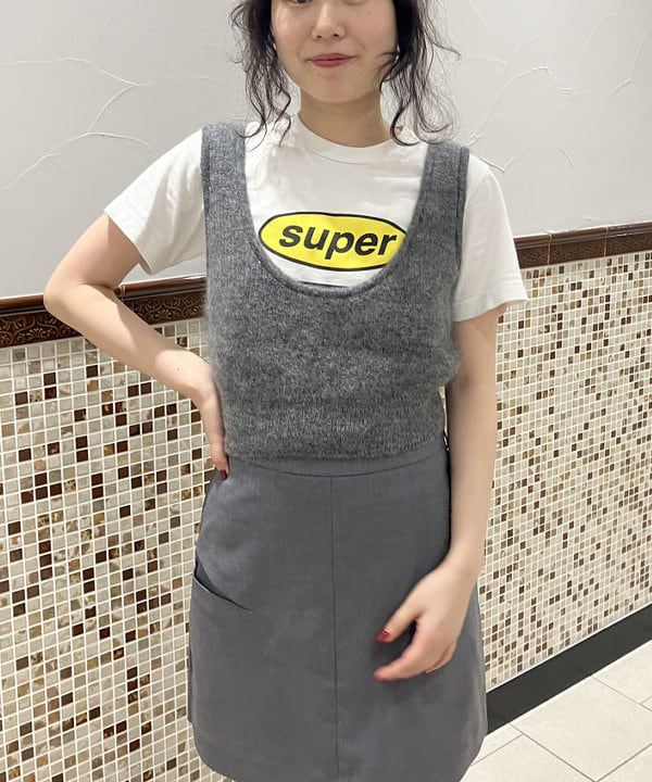 渡邊 舞さんの「カット アウト ミニスカート」を使ったコーディネート