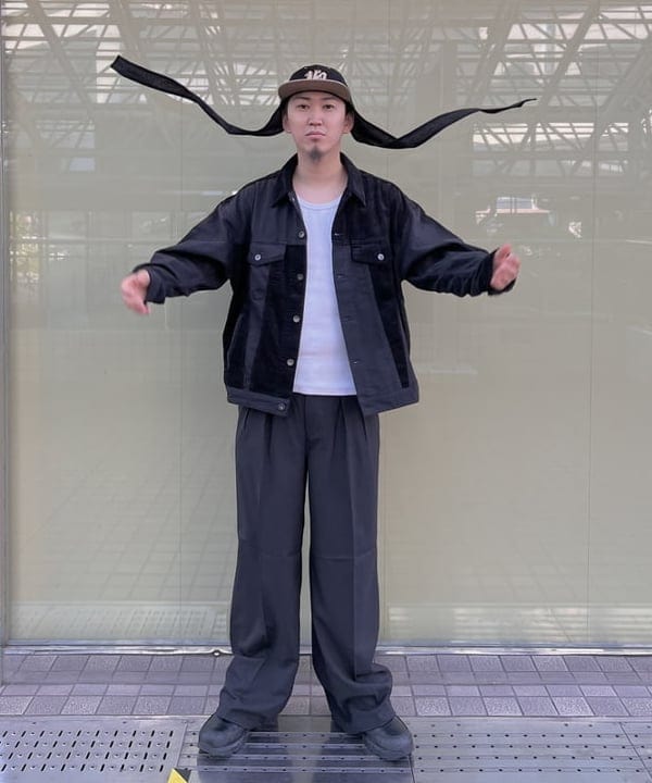 石郷岡 稜さんの「2プリーツ ワイド スラックス」を使ったコーディネート