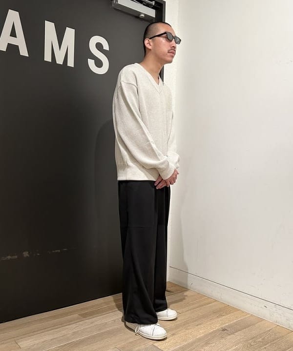 及川 晃さんの「BEAMS WOMEN｜2プリーツ ワイド スラックス」を使ったコーディネート