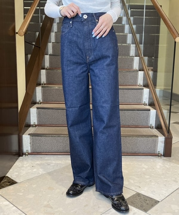 蒲原 捺美さんの「BEAMS WOMEN｜TATRAS / SARMA ビリー ファー ダウンコート」を使ったコーディネート