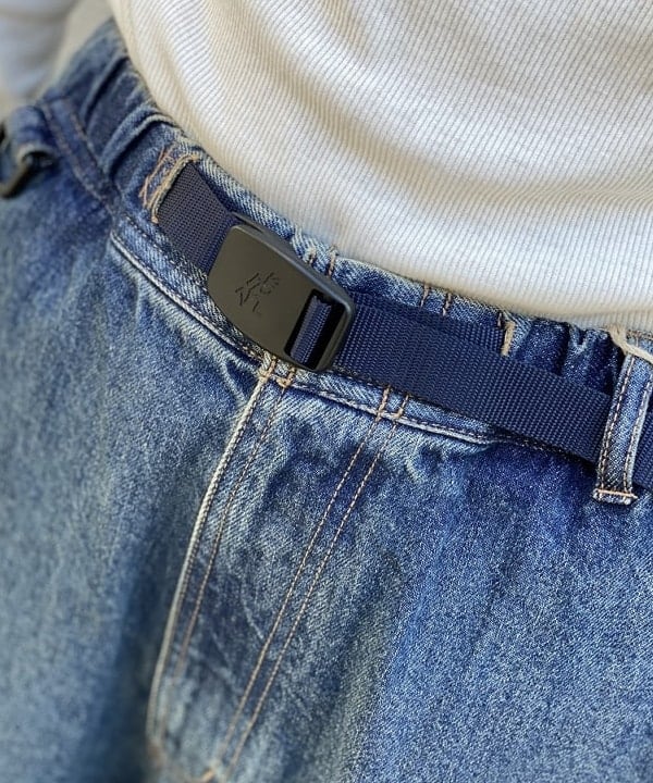 鈴木 悠里さんの「BEAMS WOMEN｜BEAMS PLUS / インディゴ リップストップ ミリタリー 6ポケット パンツ」を使ったコーディネート