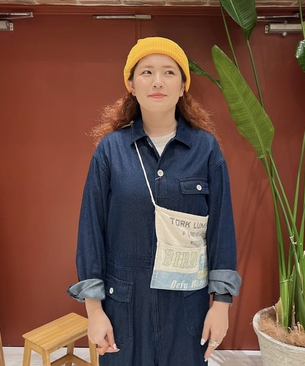エノモト アミさんの「BEAMS WOMEN｜【別注】DECHO / ダメージ キャップ」を使ったコーディネート