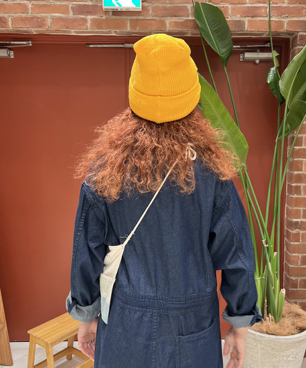 エノモト アミさんの「BEAMS WOMEN｜【別注】DECHO / ダメージ キャップ」を使ったコーディネート