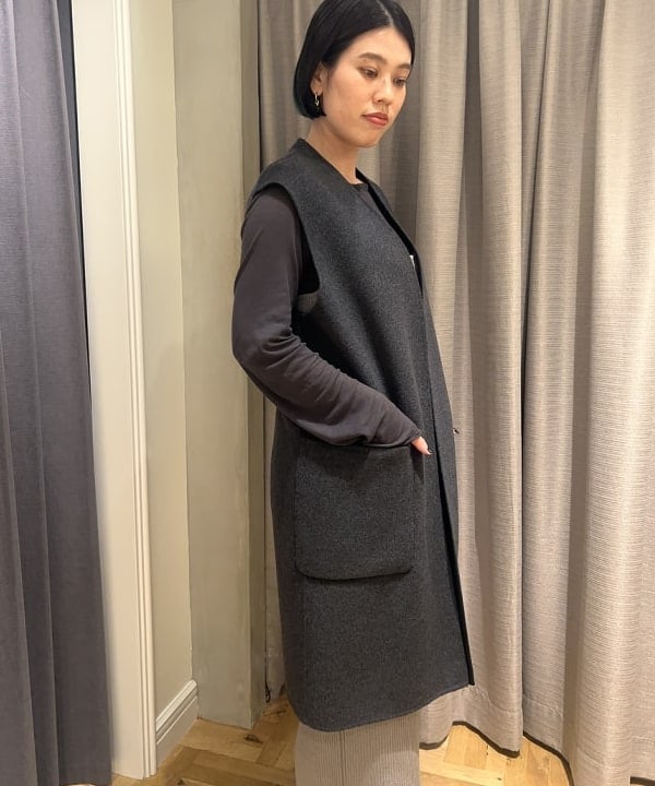 岡 妃呂美さんの「BEAMS WOMEN｜ニット チューブ キャミソールワンピース」を使ったコーディネート