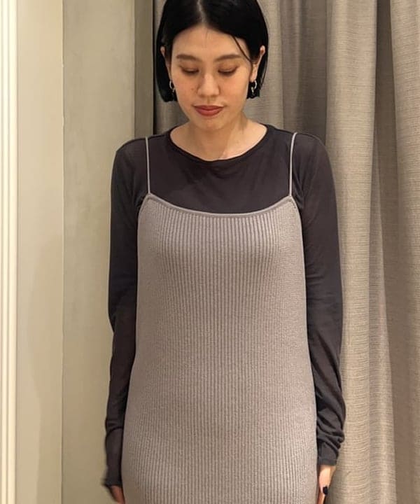 岡 妃呂美さんの「BEAMS WOMEN｜ニット チューブ キャミソールワンピース」を使ったコーディネート