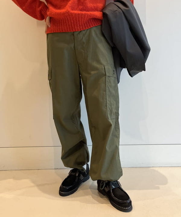 しもつまさんの「BEAMS WOMEN｜【別注】BUZZ RICKSON'S / ポプリン アーミーパンツ」を使ったコーディネート