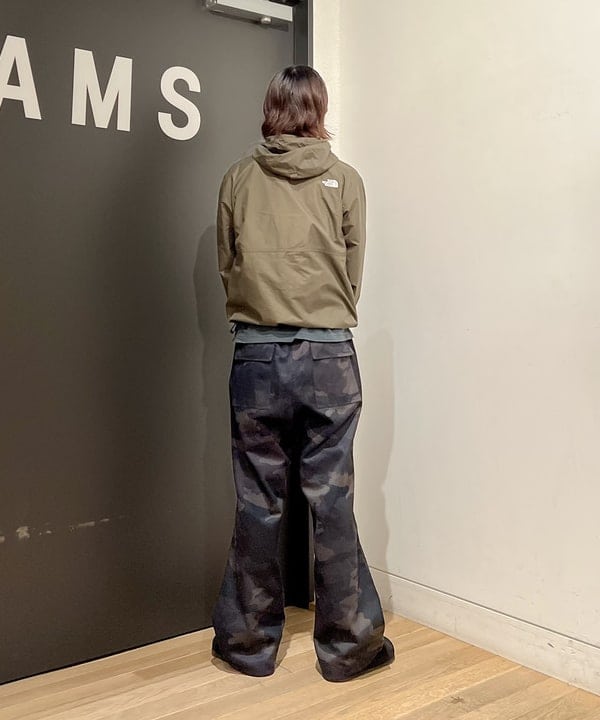 関澤 佑樹さんの「BEAMS WOMEN｜GRAMICCI / 別注 カモ オーバーパンツ」を使ったコーディネート