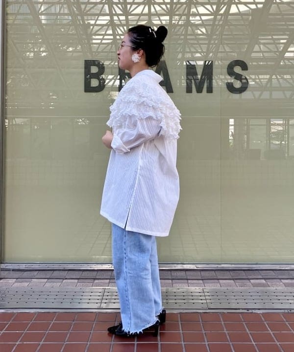 吉田　真実さんの「クリスタル クロス ネックレス」を使ったコーディネート
