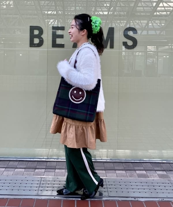 吉田　真実さんの「タフタ キャミ ミニ ワンピース」を使ったコーディネート