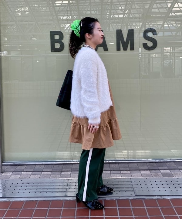 吉田　真実さんの「タフタ キャミ ミニ ワンピース」を使ったコーディネート