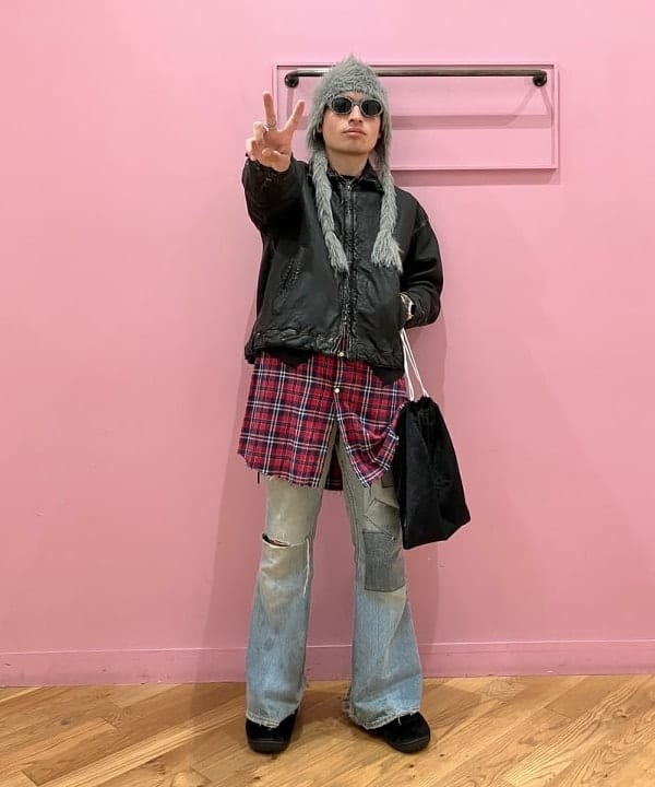 ディクソン 太陽さんの「BEAMS WOMEN｜【別注】SUBU / フェイク ファー サンダル」を使ったコーディネート