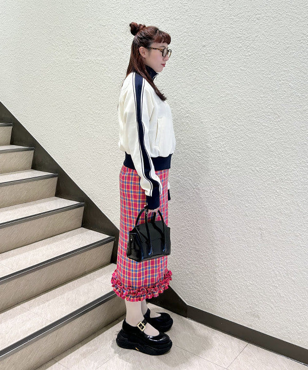 庭野 優紀さんの「noeyedia / メガネ "NE-447" オプティカル」を使ったコーディネート