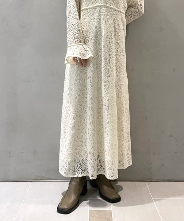 カタヤマ アヤさんの「BEAMS WOMEN｜ペイズリー レース ワンピース」を使ったコーディネート