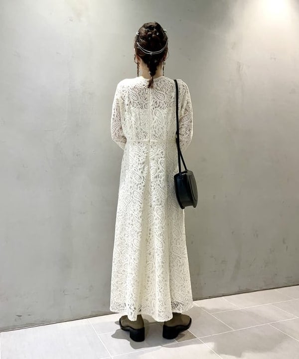 カタヤマ アヤさんの「BEAMS WOMEN｜ペイズリー レース ワンピース」を使ったコーディネート