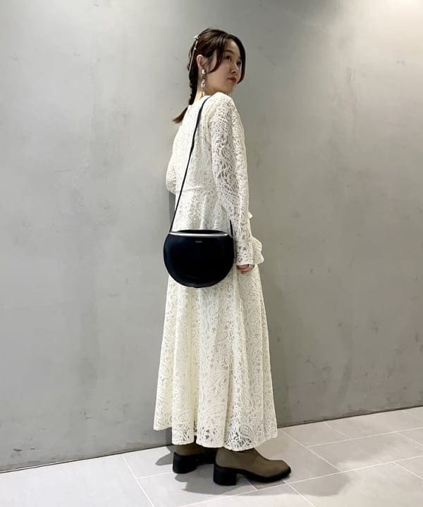 カタヤマ アヤさんの「BEAMS WOMEN｜ペイズリー レース ワンピース」を使ったコーディネート