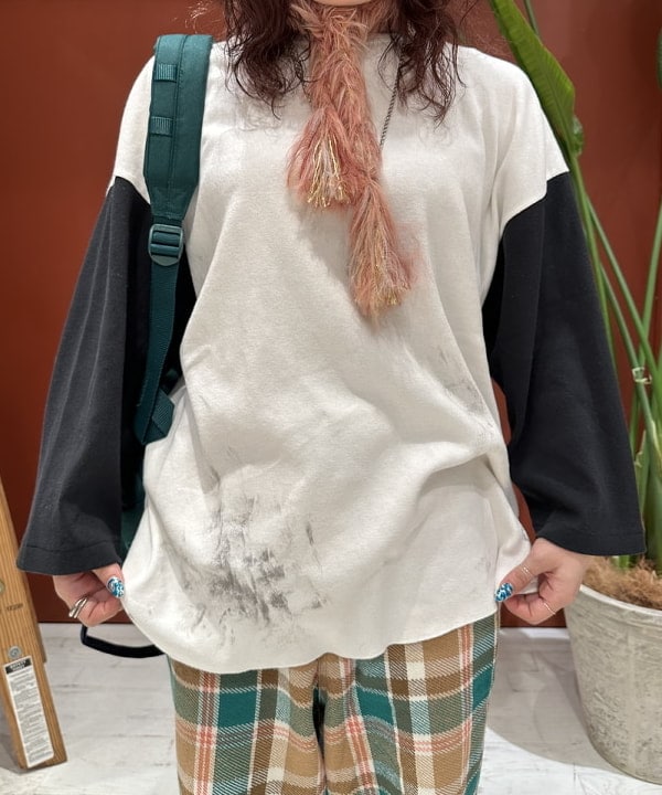 竹村 澄玲さんの「BEAMS WOMEN｜ボーイ ワークチェック イージーパンツ」を使ったコーディネート