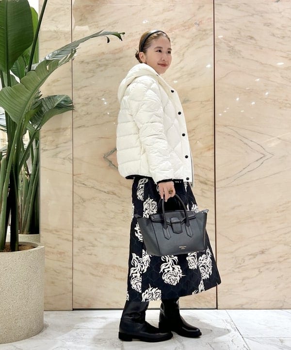 佐藤 美樹さんの「BEAMS WOMEN｜CHRISTIAN VILLA / 別注 フラップ ハンドバッグ.」を使ったコーディネート