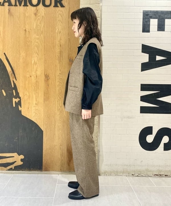 笠井 祐希さんの「BEAMS WOMEN｜ヘリンボーン ツイル スラックス」を使ったコーディネート