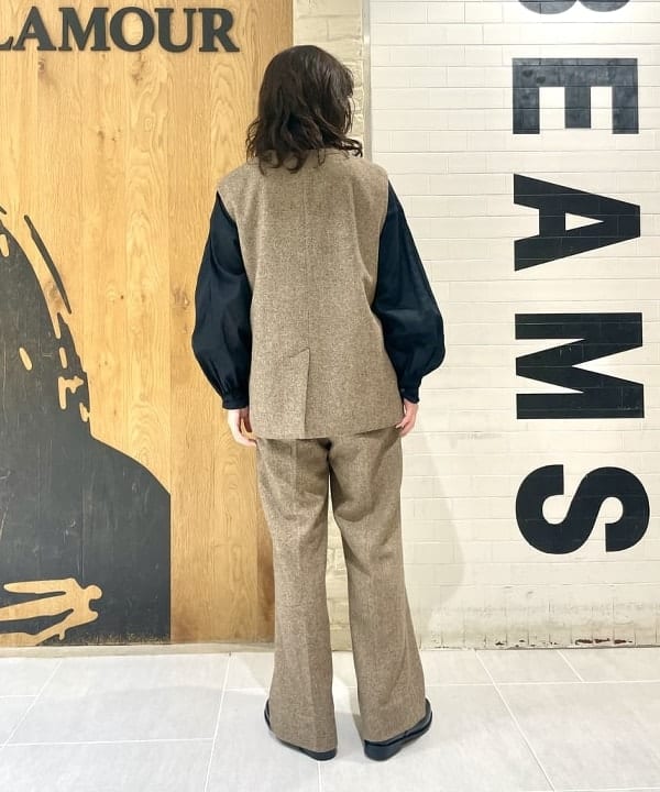 笠井 祐希さんの「BEAMS WOMEN｜ヘリンボーン ツイル スラックス」を使ったコーディネート