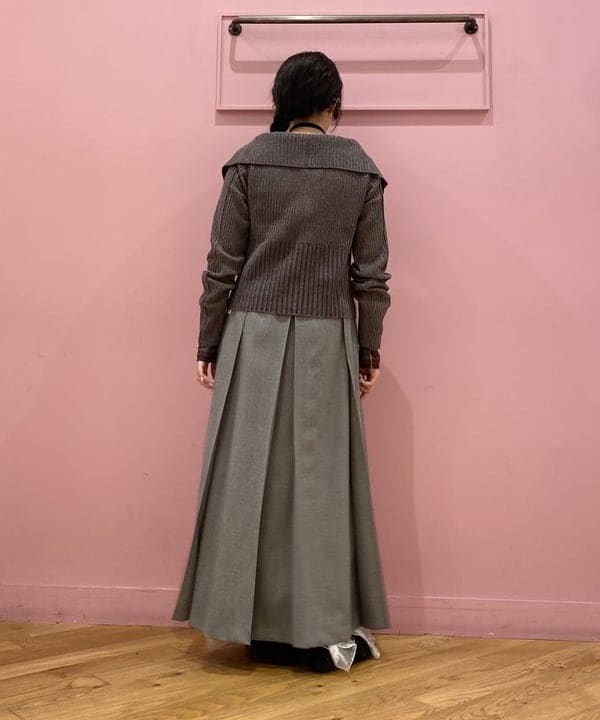 晶さんの「BEAMS WOMEN｜ラメ リブ ジップ ビッグ カラー ニット」を使ったコーディネート