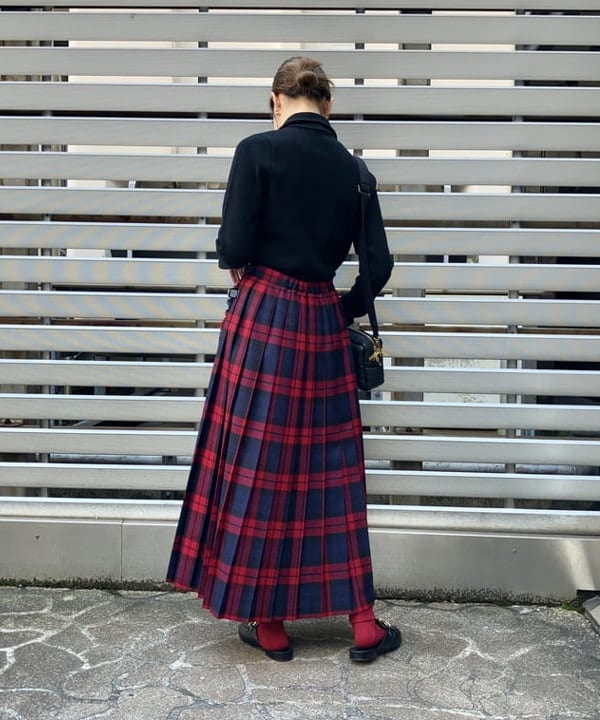 YUIさんの「BEAMS WOMEN｜【別注】O’NEIL OF DUBLIN / ウール イージー ロング チェック キルトスカート」を使ったコーディネート