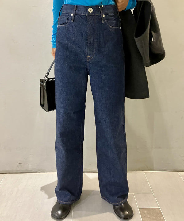 五十峯 さよさんの「BEAMS WOMEN｜upper hights × Demi-Luxe BEAMS / 別注 THE NIECE デニムパンツ」を使ったコーディネート