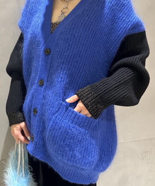 ササキさんの「BEAMS WOMEN｜フリル ヘム ベロア パンツ」を使ったコーディネート