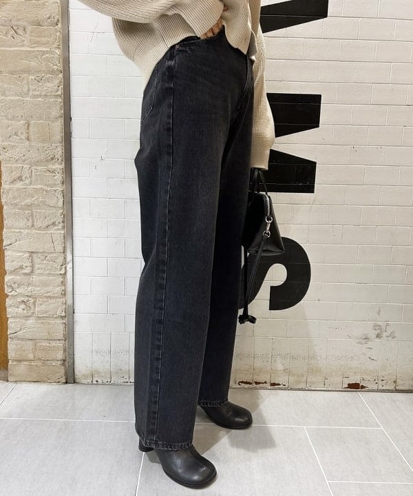 川口 恵さんの「BEAMS WOMEN｜YAHKI / YH-661 クロス ボディ バッグ」を使ったコーディネート