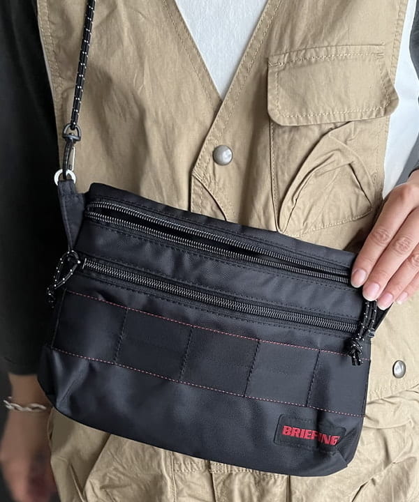 たぐみさんの「BEAMS WOMEN｜【別注】BRIEFING / SACOCHE」を使ったコーディネート