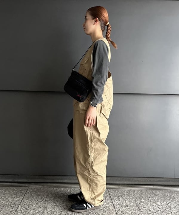 たぐみさんの「BEAMS WOMEN｜【別注】BRIEFING / SACOCHE」を使ったコーディネート