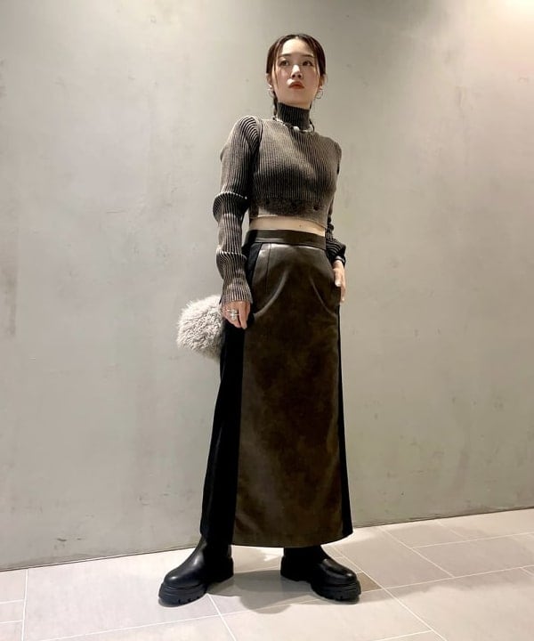 カタヤマ アヤさんの「BEAMS WOMEN｜フェイクファー ポーチバッグ」を使ったコーディネート