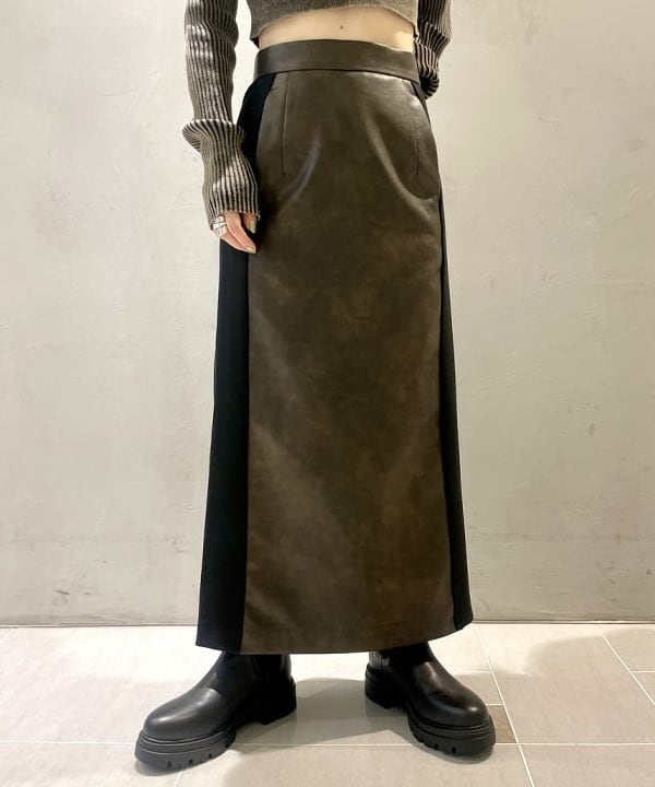 カタヤマ アヤさんの「BEAMS WOMEN｜フェイクファー ポーチバッグ」を使ったコーディネート