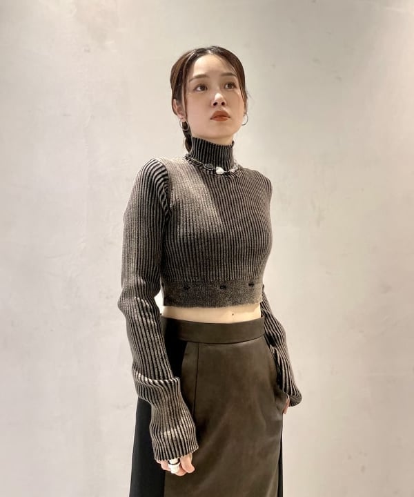 カタヤマ アヤさんの「BEAMS WOMEN｜フェイクファー ポーチバッグ」を使ったコーディネート