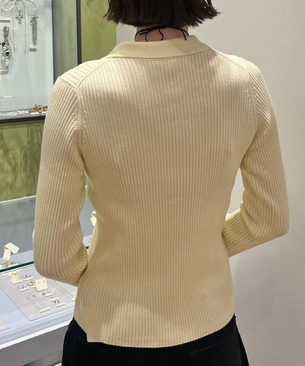 神坂 莉子さんの「BEAMS WOMEN｜リブ ニット ポロ」を使ったコーディネート