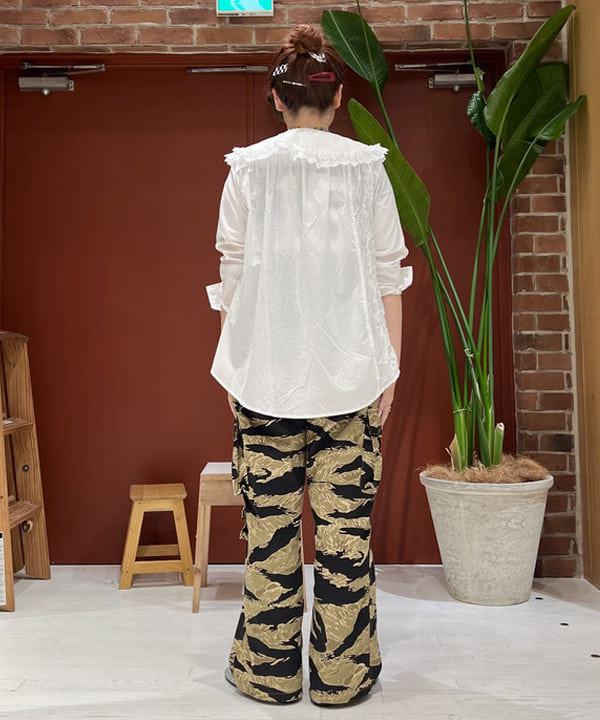 エノモト アミさんの「BEAMS WOMEN｜TORI-TO / 別注 デタッチカラー シャツ」を使ったコーディネート