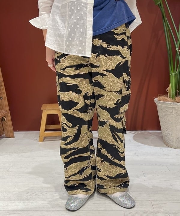 エノモト アミさんの「BEAMS WOMEN｜TORI-TO / 別注 デタッチカラー シャツ」を使ったコーディネート