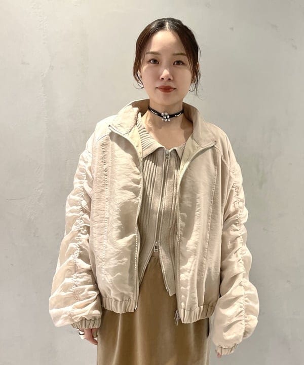 カタヤマ アヤさんの「BEAMS WOMEN｜Ray BEAMS /?シアー アーム ギャザー ブルゾン」を使ったコーディネート