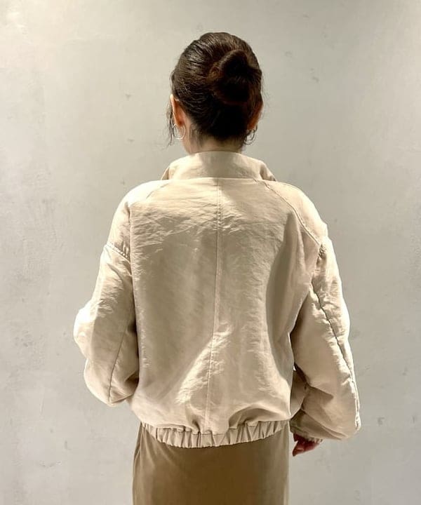 カタヤマ アヤさんの「BEAMS WOMEN｜Ray BEAMS /?シアー アーム ギャザー ブルゾン」を使ったコーディネート
