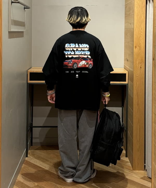 三宅 康平さんの「BEAMS WOMEN｜VANS / HARAJUKU PUNK スリッポン 98」を使ったコーディネート