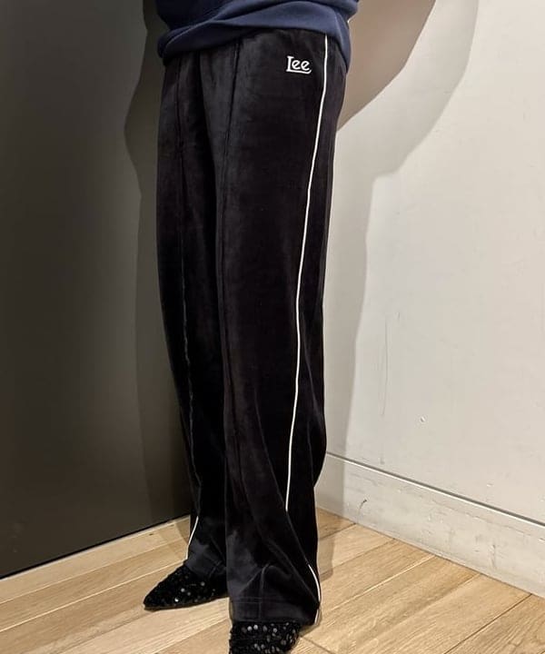 早川 萌子さんの「BEAMS WOMEN｜Champion / ロゴ リバースウィーブ(R) クルーネック スウェットシャツ」を使ったコーディネート