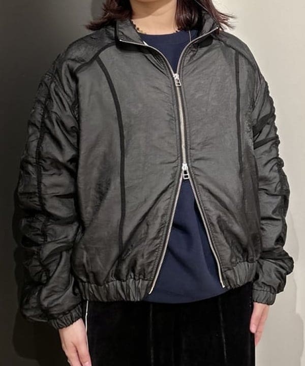 早川 萌子さんの「BEAMS WOMEN｜Champion / ロゴ リバースウィーブ(R) クルーネック スウェットシャツ」を使ったコーディネート
