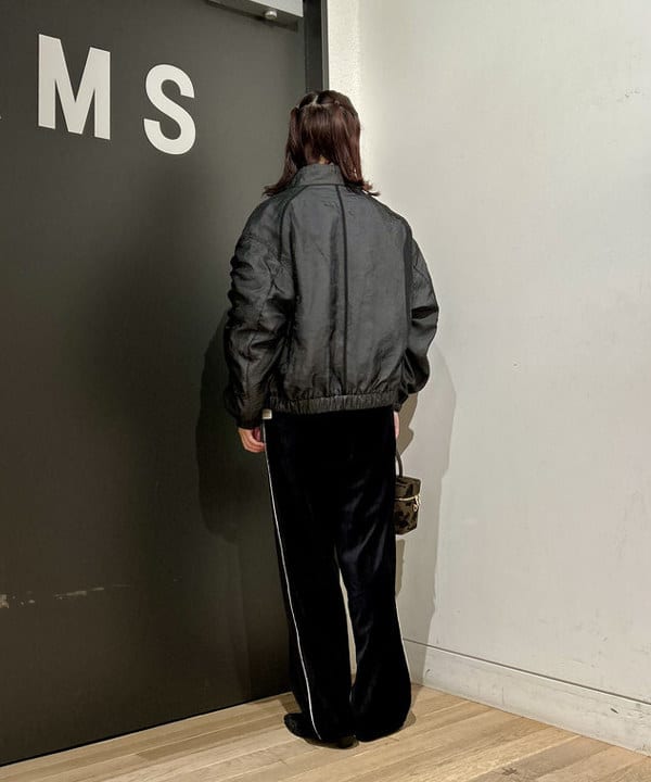 早川 萌子さんの「BEAMS WOMEN｜Champion / ロゴ リバースウィーブ(R) クルーネック スウェットシャツ」を使ったコーディネート