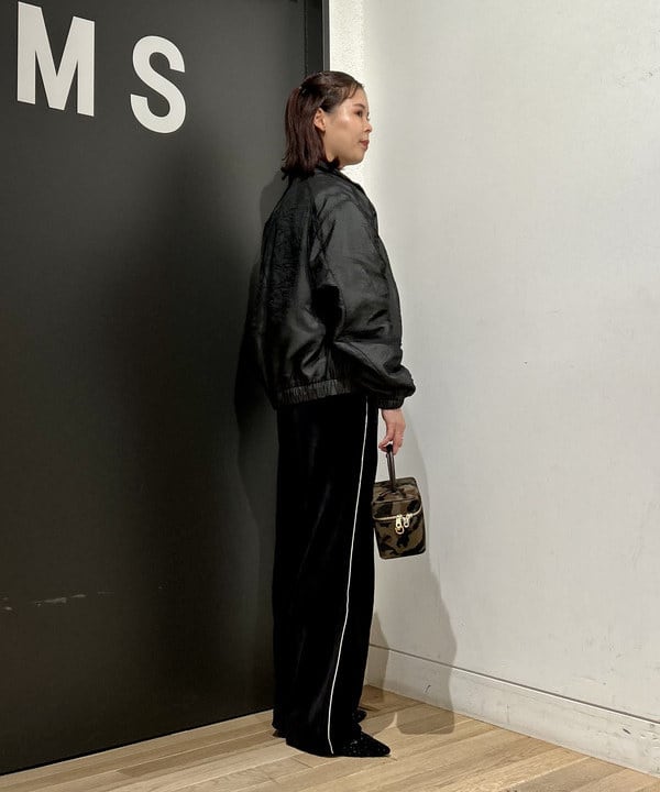 早川 萌子さんの「BEAMS WOMEN｜Champion / ロゴ リバースウィーブ(R) クルーネック スウェットシャツ」を使ったコーディネート