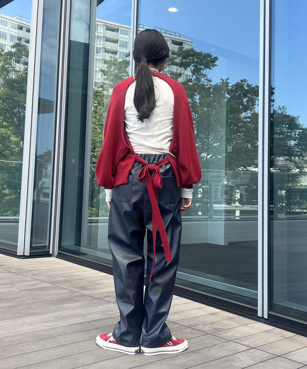 ミナミマリコさんの「BEAMS WOMEN｜BEAMS BOY / 樹脂 パール ロング ネックレス」を使ったコーディネート