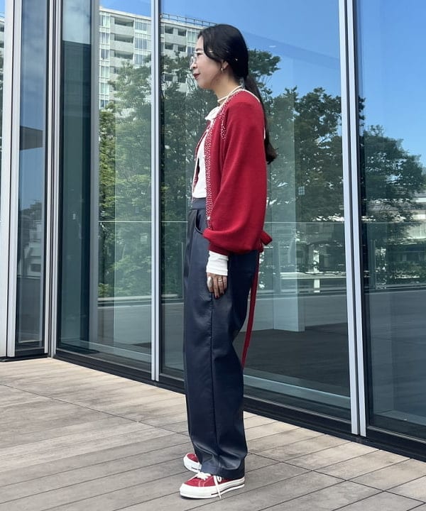ミナミマリコさんの「BEAMS WOMEN｜BEAMS BOY / 樹脂 パール ロング ネックレス」を使ったコーディネート